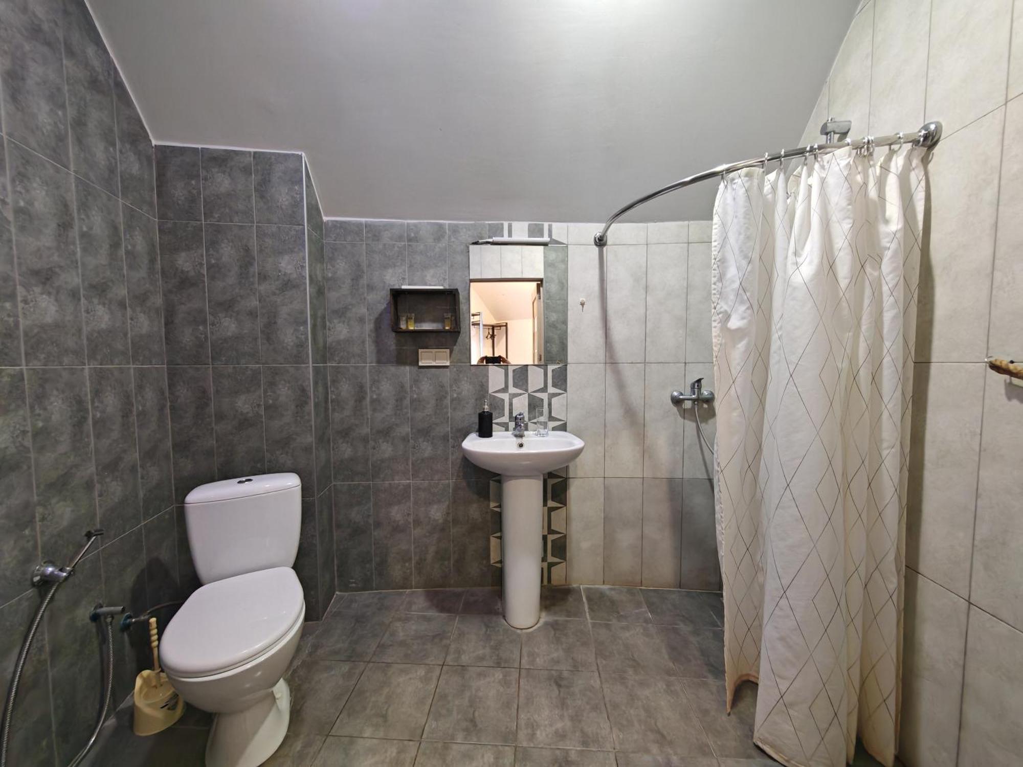 Blur Inn Gallery Yerevan Exterior photo